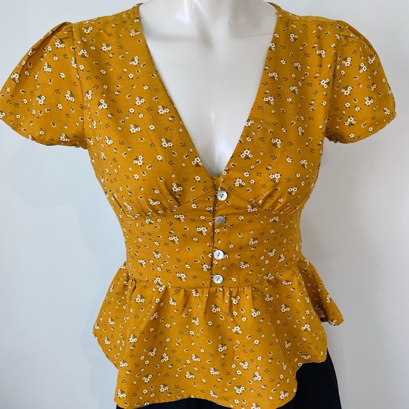Blush Tops - BLUSH mustard yellow KNIT shirt button front puff sleeve crop top FLORAL S